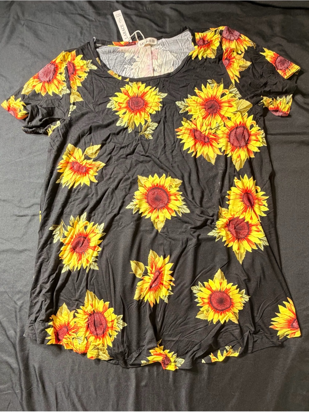Women’s Black Sunflower Tee - Larace